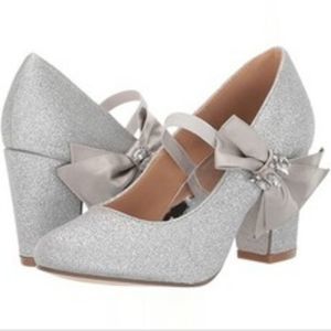 Badgley Mischka Kylie Viv Silver Sparkle Block Heel Rhinestone Bow GUC sz 36